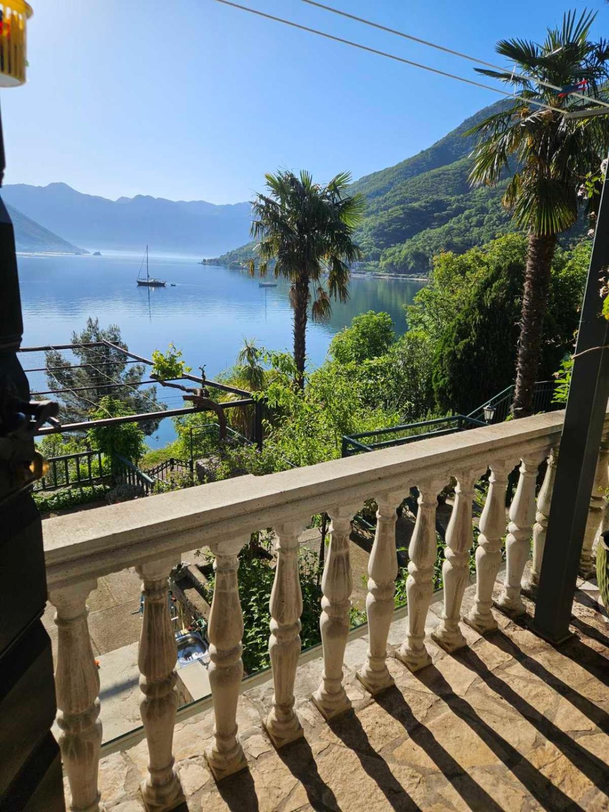 Apartment Capt Seferovic 2 Donji Morinj Dış mekan fotoğraf